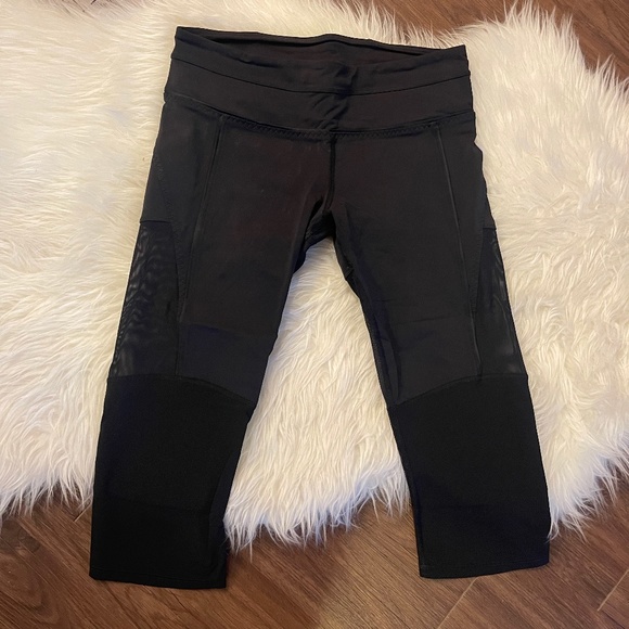 Lululemon Training Tough Crop - Picture 2 of 4